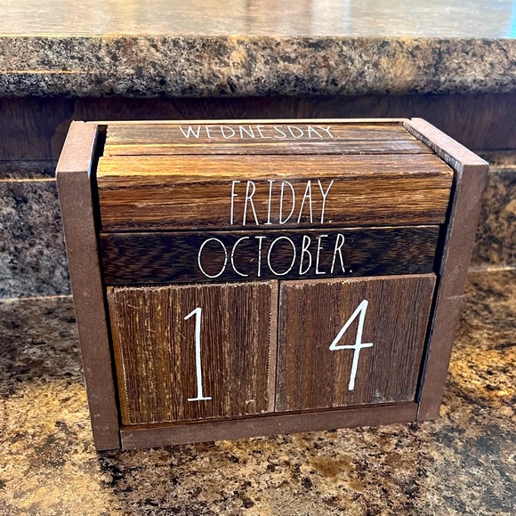 Rae Dunn Block Calendar - Picture 1 of 1